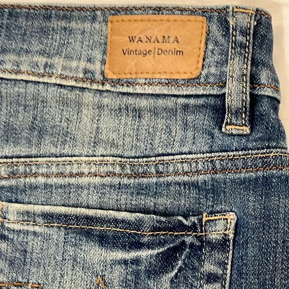 Wanama size 26 women’s Blue Denim Mini Skirt - some STAINING on behind - Picture 13 of 15